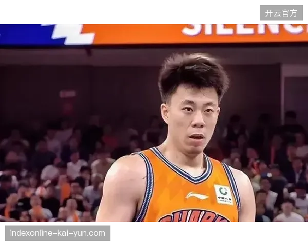 张镇麟的加盟极大提升了上海队侧翼防守硬度，其全能属性成为球队防守体系关键一环